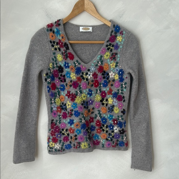 Vintage Talbots Floral Embroidered Sweater Lambswool Preppy Cottagecore Style - Picture 1 of 6